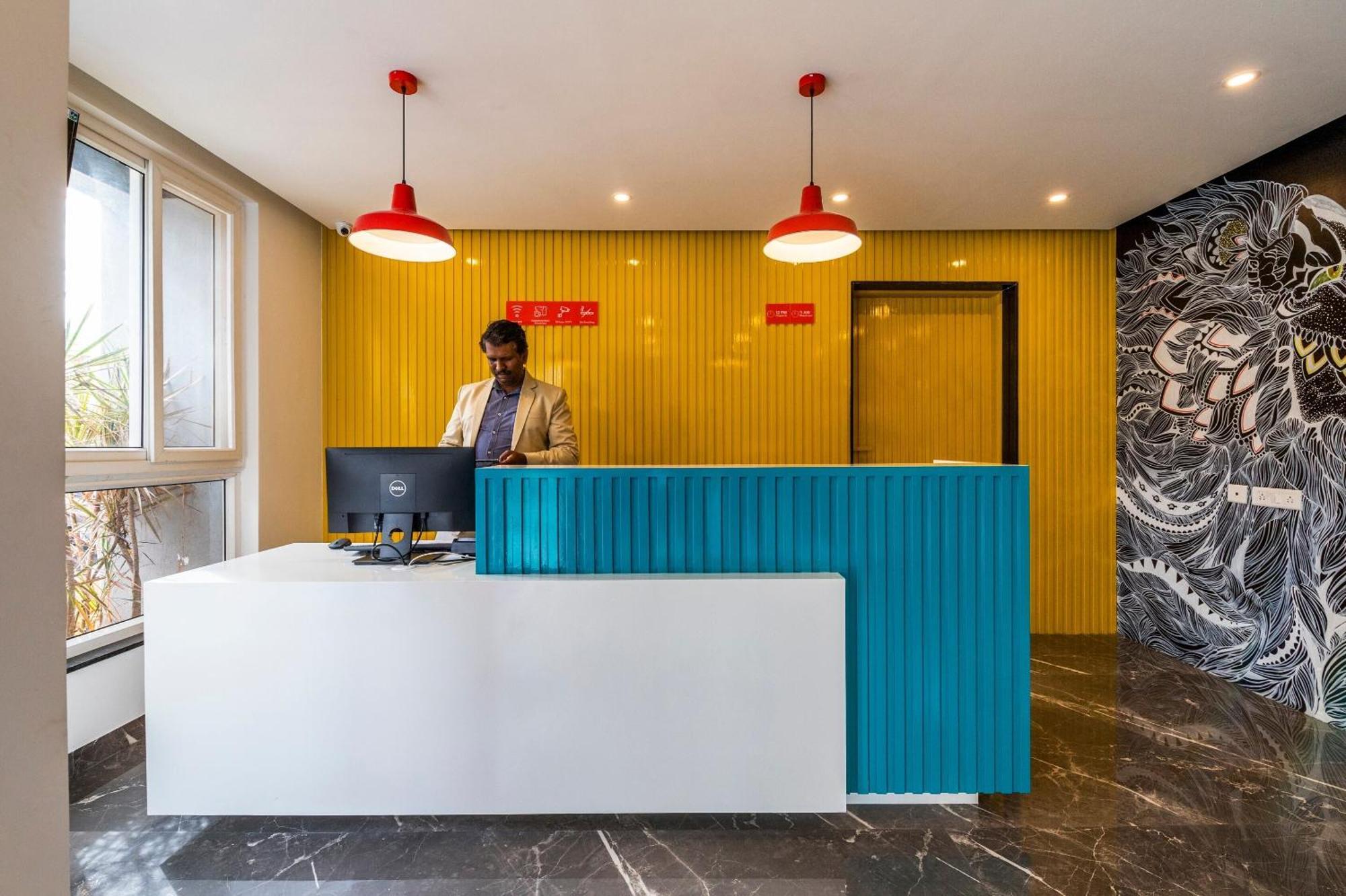 Super Townhouse Hebbal Hotel Бангалор Екстериор снимка